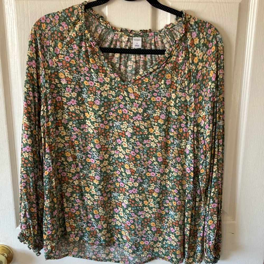 Old Navy size small green floral blouse